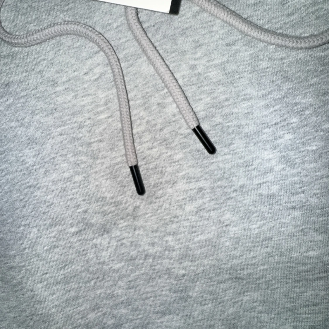 Grå hoodie från Jacquemus - 2