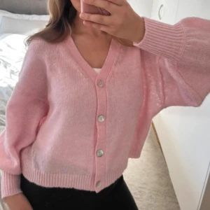 Rosa kofta - En superfin kofta från Gina tricot! I superfint skick! Storlek M.