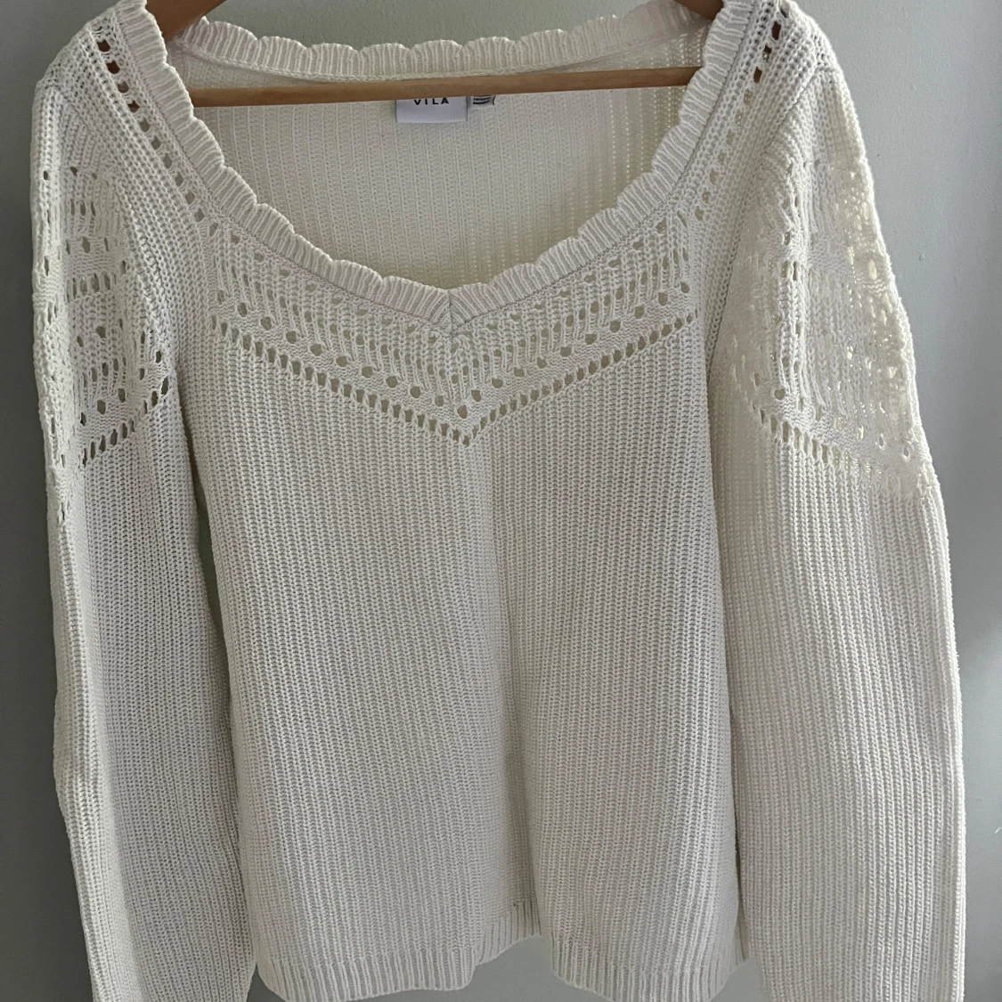 Vit stickad tröja från VILA