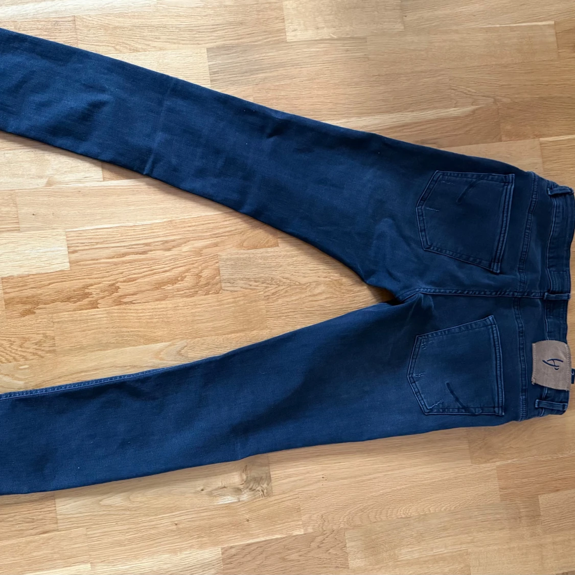 Mörkblå jeans från Handpicked, stl 32 - 1