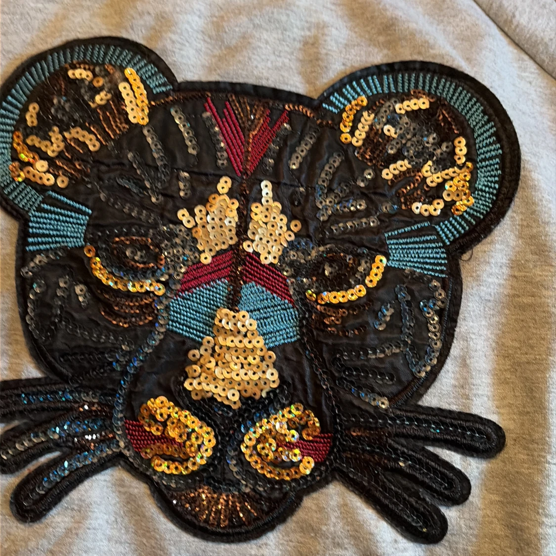 Grå sweatshirt med paljett-tiger Brave Soul - 3