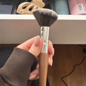 Caia F06 - Används inte längre därför säljer jag den. Perfekt för t.ex rouge och bronser. Hör gärna av dig vid frågor. Pris kan diskuteras❤️