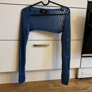 Blå bolero från Cider - Säljer en blå bolero från Cider i storlek S. 