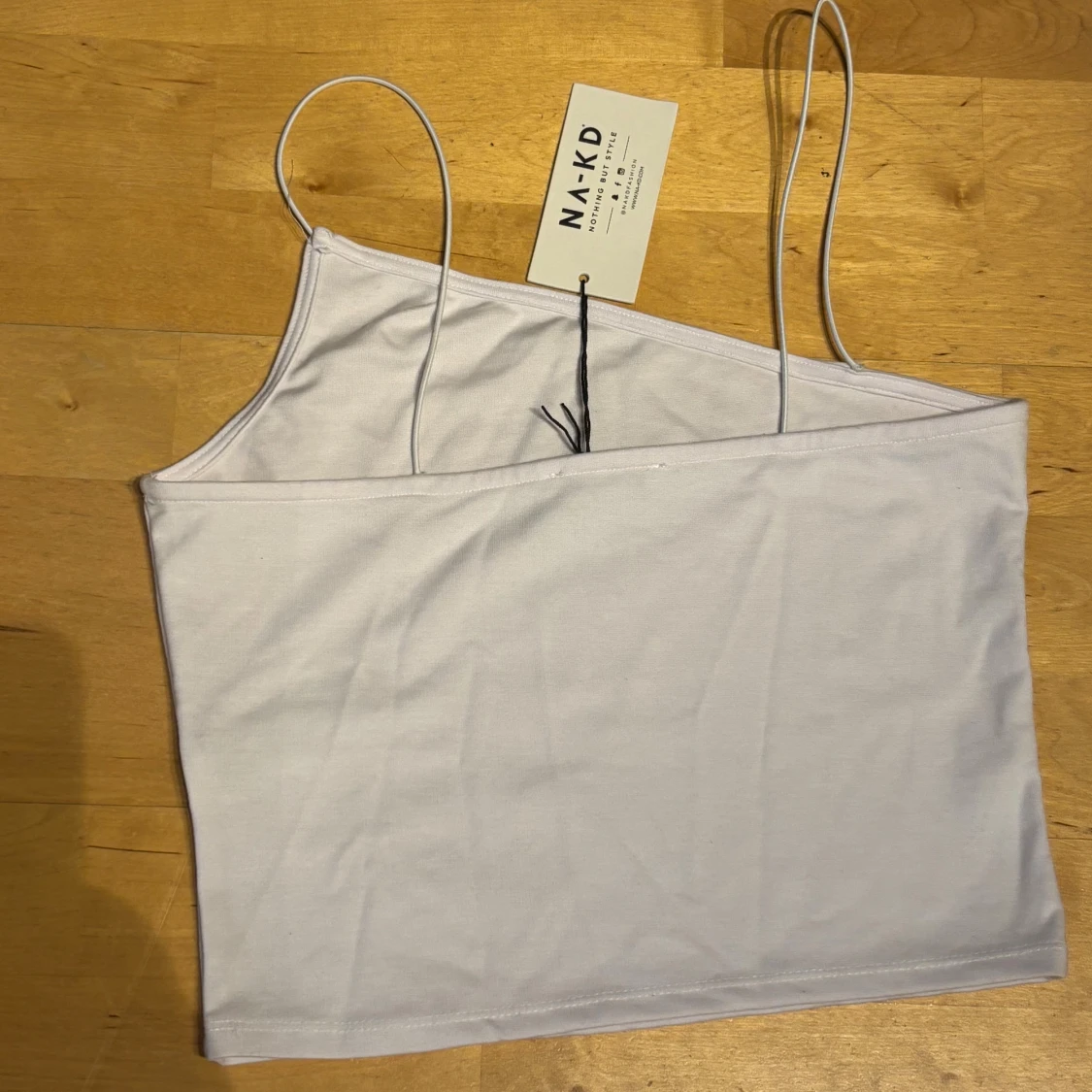 Vit oneshoulder topp från NA-KD - 1