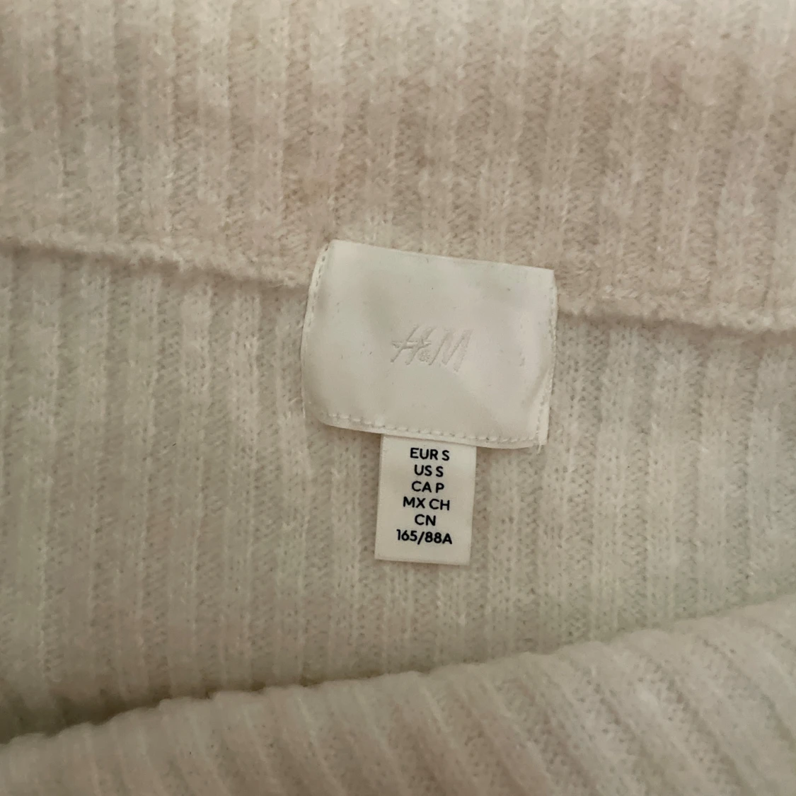 Offshoulder ribbad tröja från H&M - 1