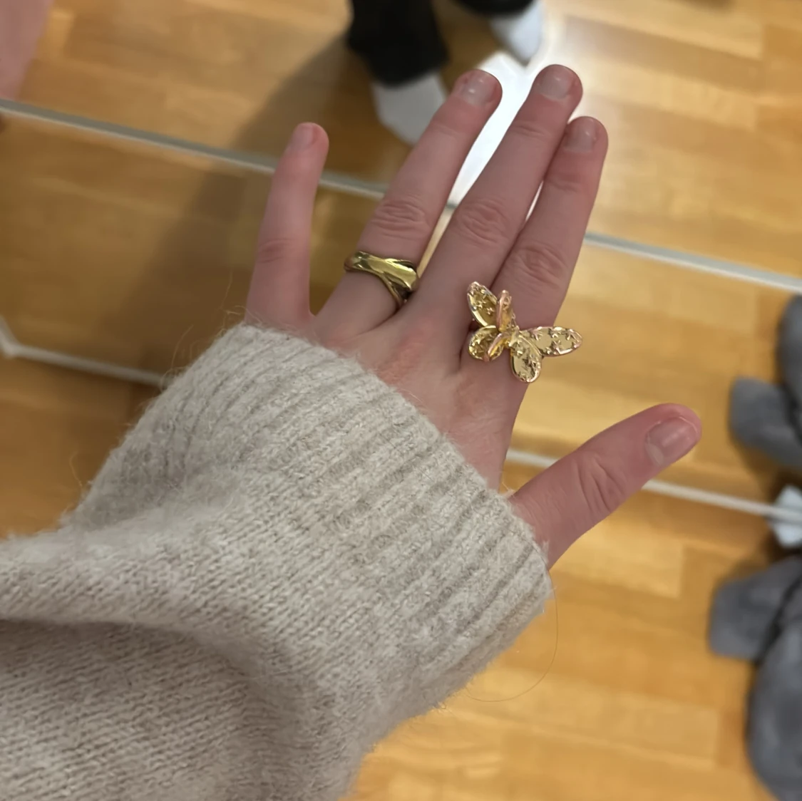 Beige stickad tröja  - 2