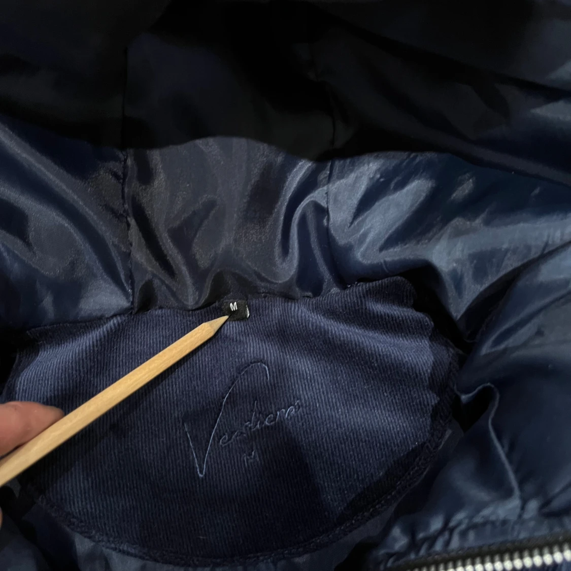 Mörkblå dunväst från Vendiera - 3