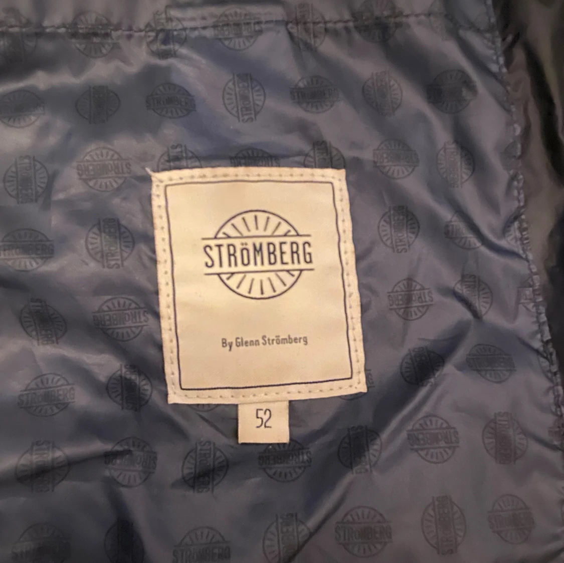 Mörkblå dunjacka från Strömberg - 2