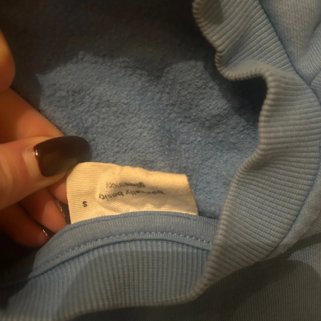 Blå sweatshirt från Basically Basic - 1