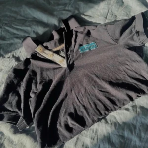 Djurgårds pike ifrån sofialäktaren - En riktigt fräsch djurgårds pike ifrån sofialäktaren, aldrig använd!