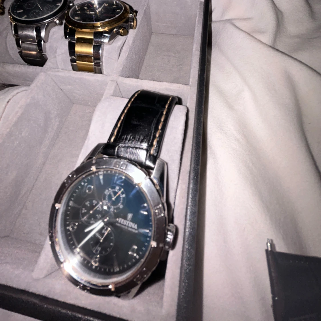 Festina herrklocka med svart läderband