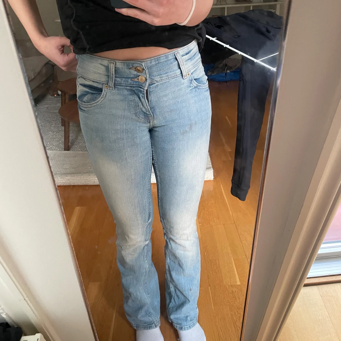 Ljusblå bootcut jeans