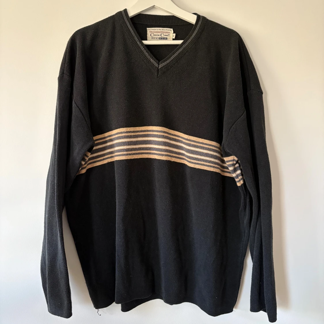 Svart v-ringad stickad tröja Creem Comp