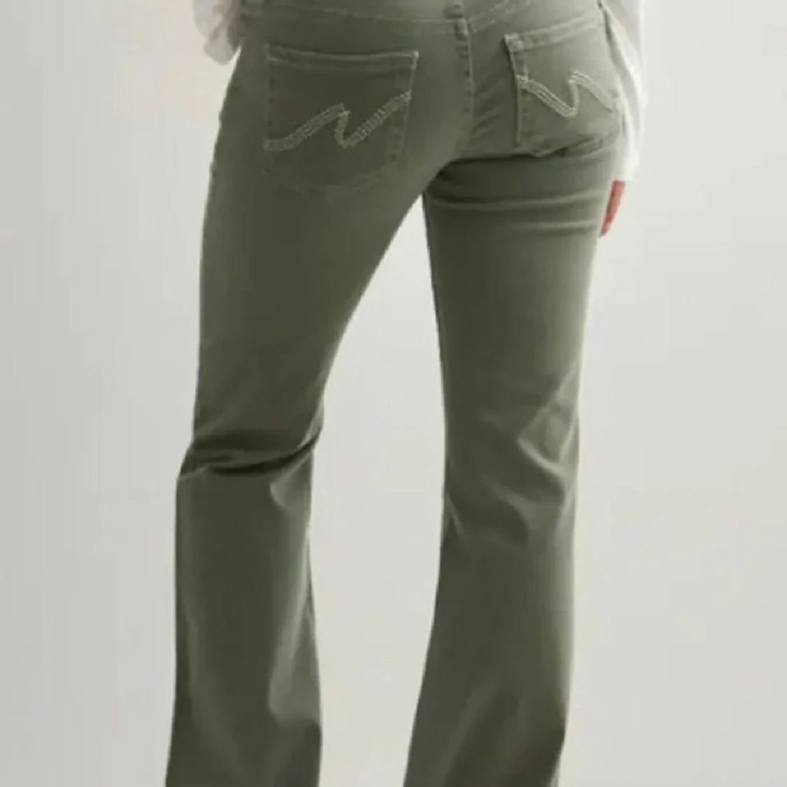 gröna jeans från nelly