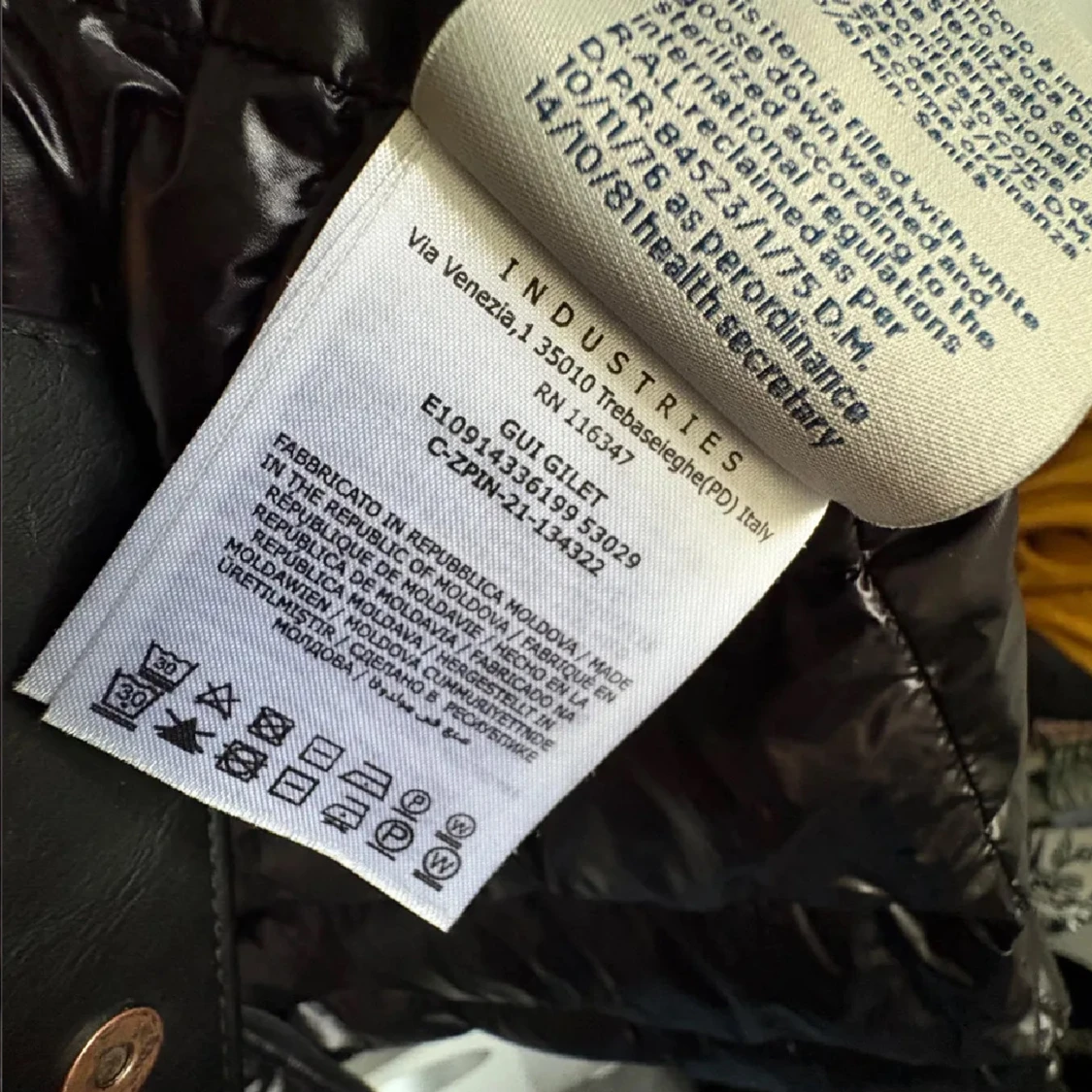 Moncler väst gui - 2