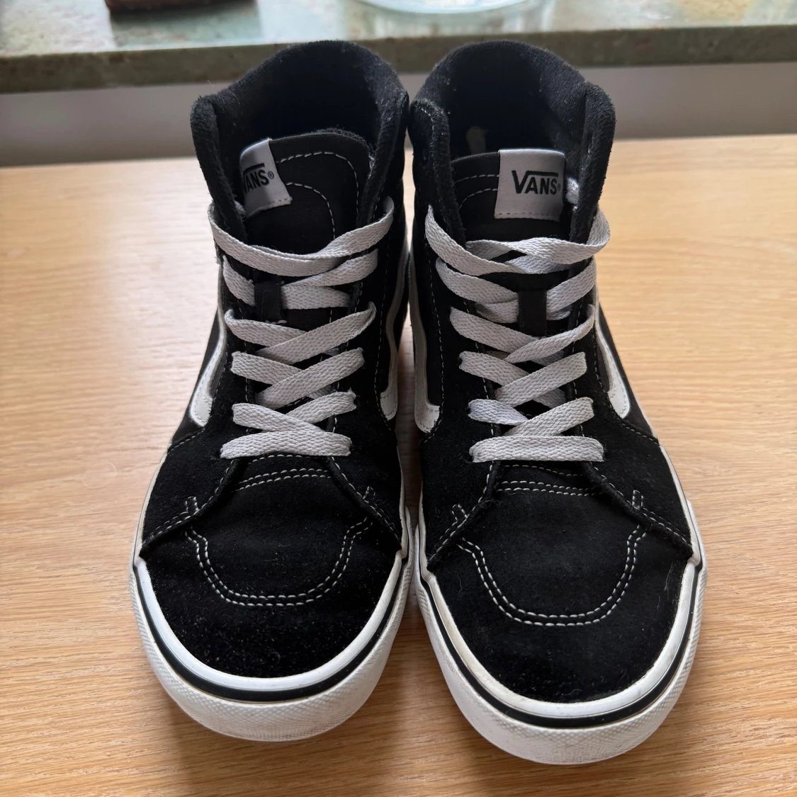 Svarta Vans Sk8-Hi sneakers - 2