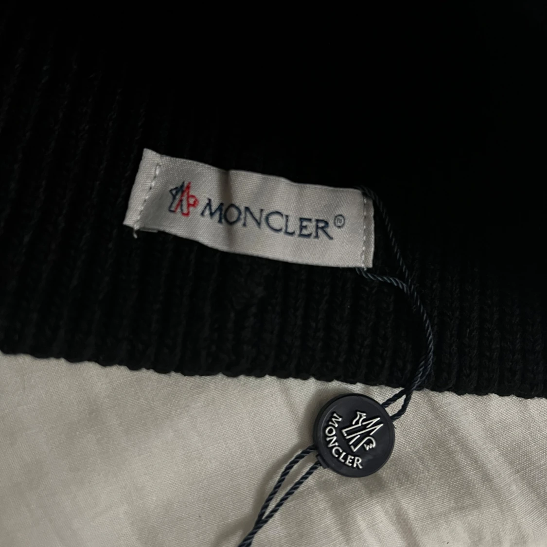 Moncler mössa - 1