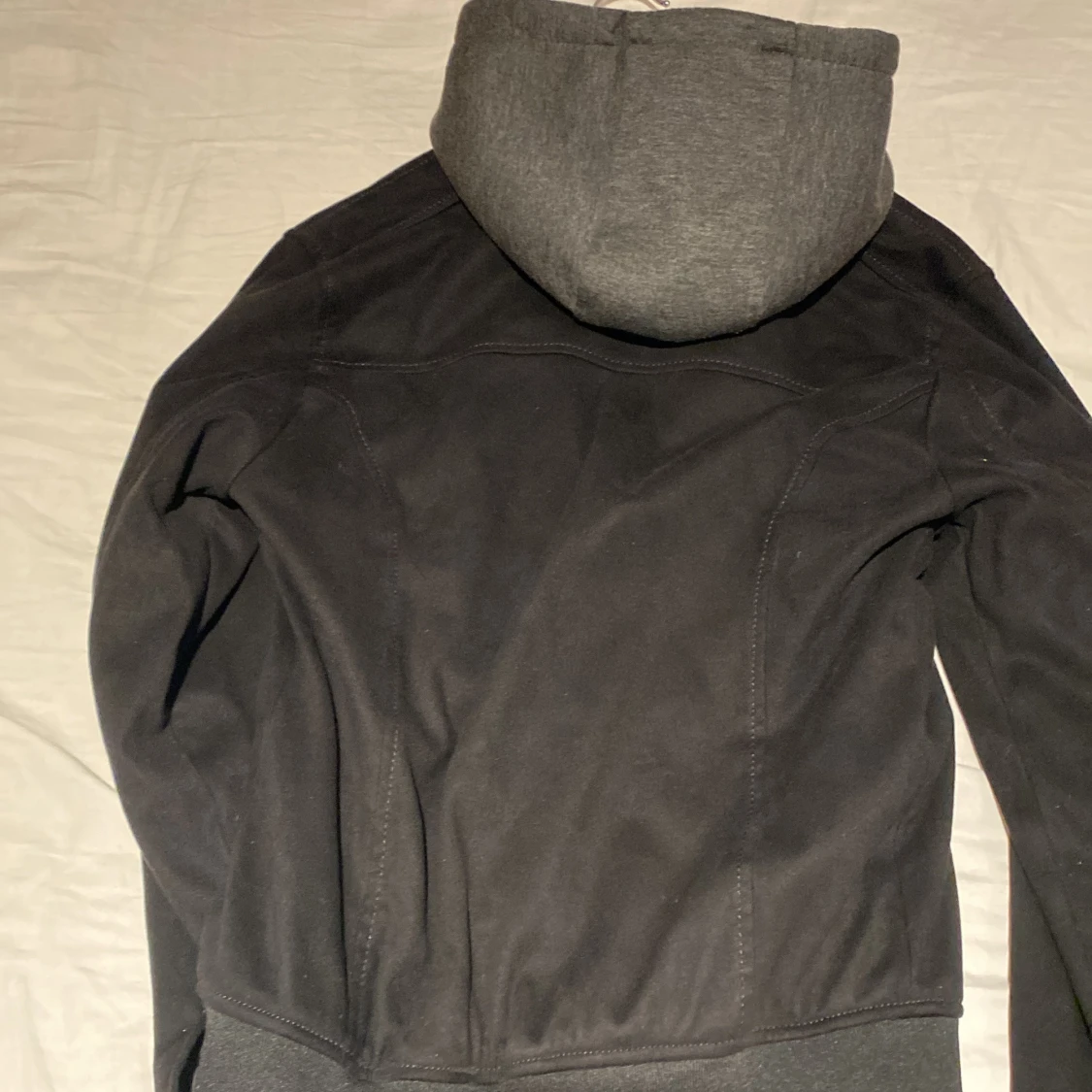 Svart jacka med grå hoodie Zara Man - 3