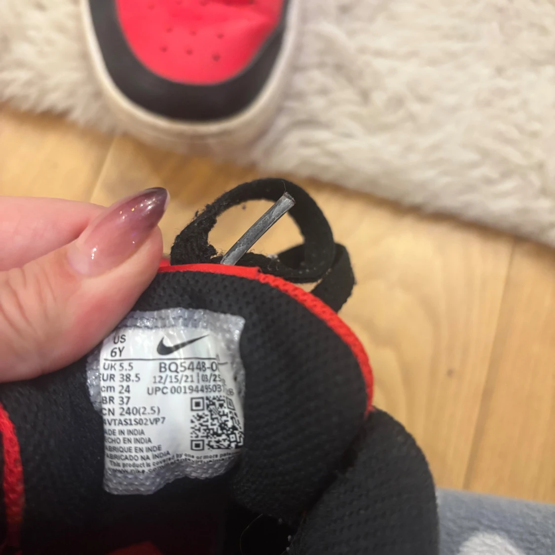 Nike Jordan 1 Low svart/röd 37 - 2