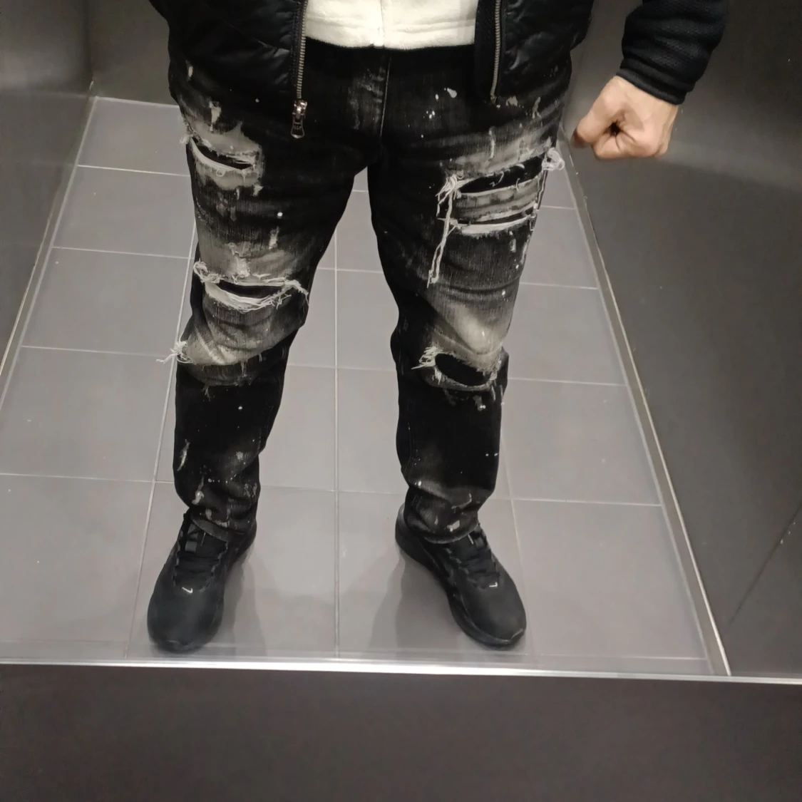 Supply & Demand svarta jeans med slitningar - 1