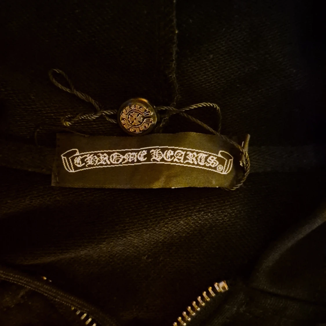 Svart Chrome Hearts hoodie med färgglada kors - 2