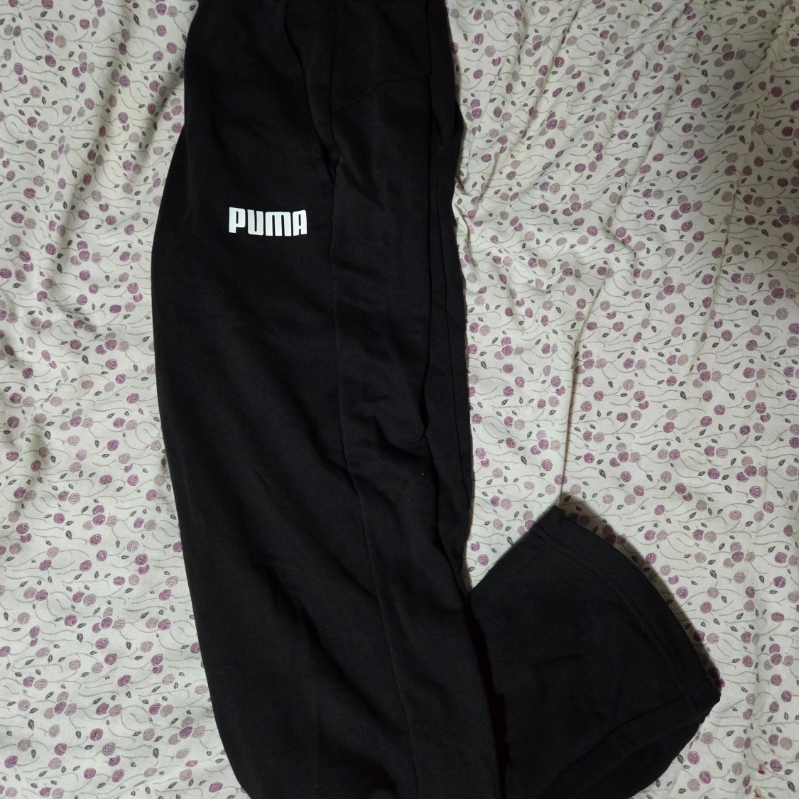 Svarta mjukisbyxor från Puma