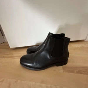 Chelsea boots - Säljer mina knappt använda Chelsea boots då jag knappt använder de:)