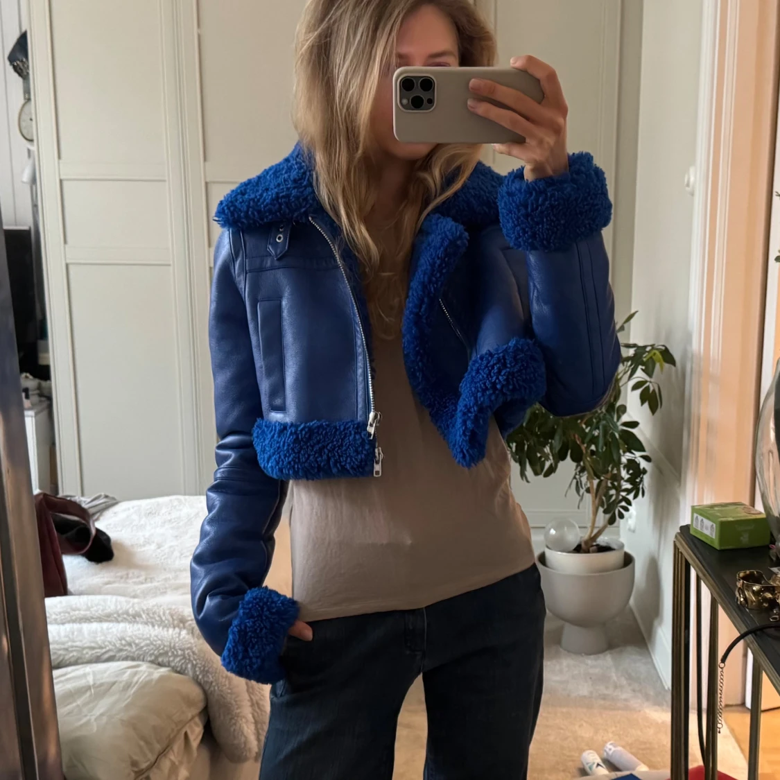 Blå croppad teddyjacka / skinnjacka