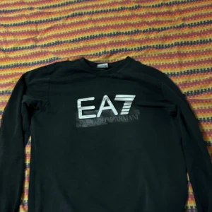 Ea7 - Hoodie i storlek M
