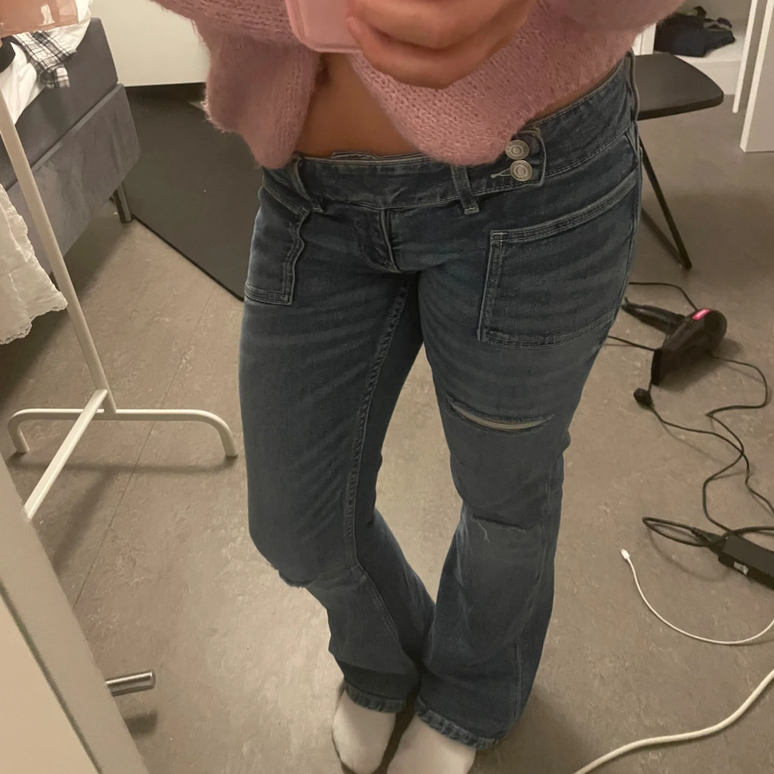 Blå bootcut jeans från Gina Tricot - 1