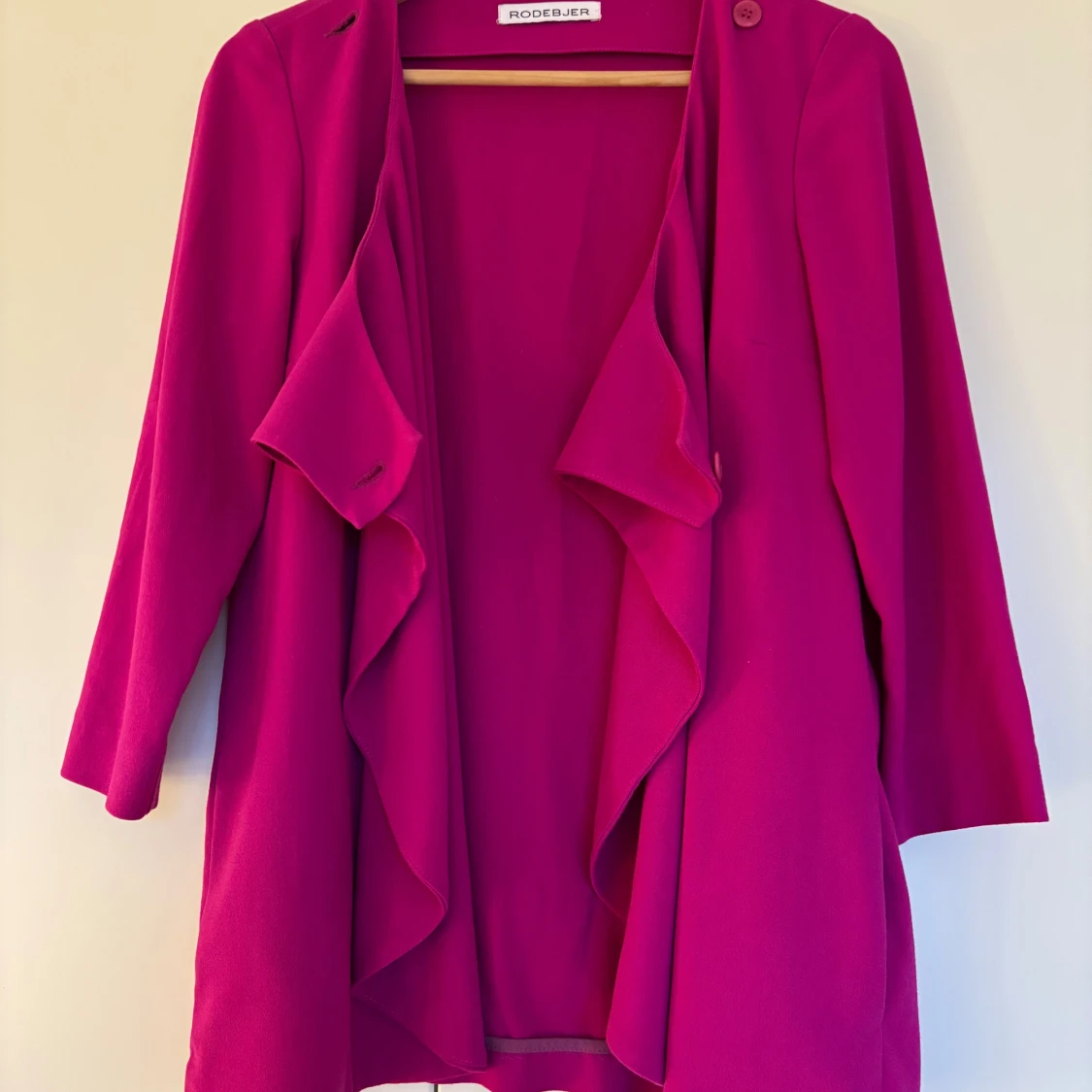 Cerise omlottkavaj från Rodebjer - 3