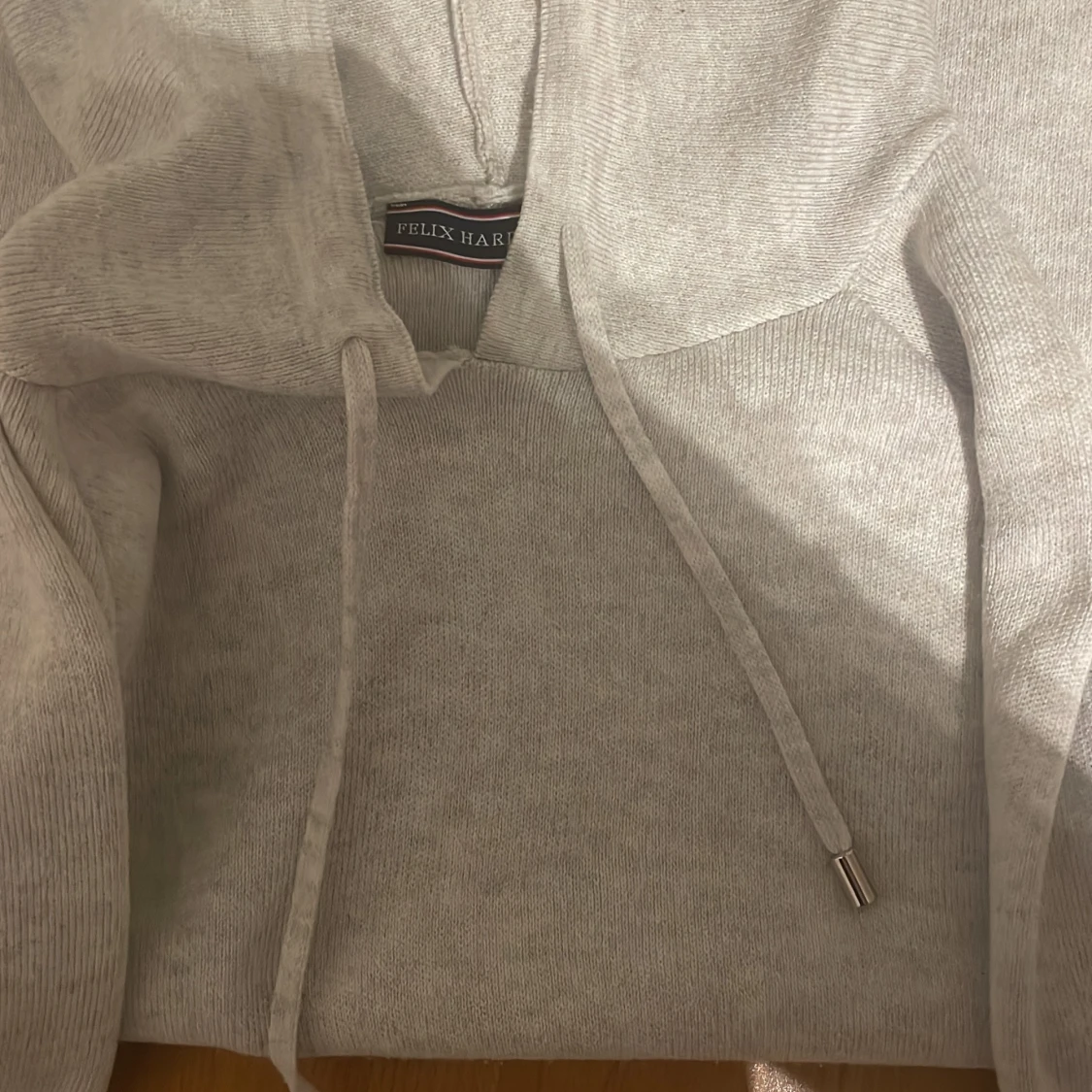 Ljusgrå hoodie från Felix Hardy - 2