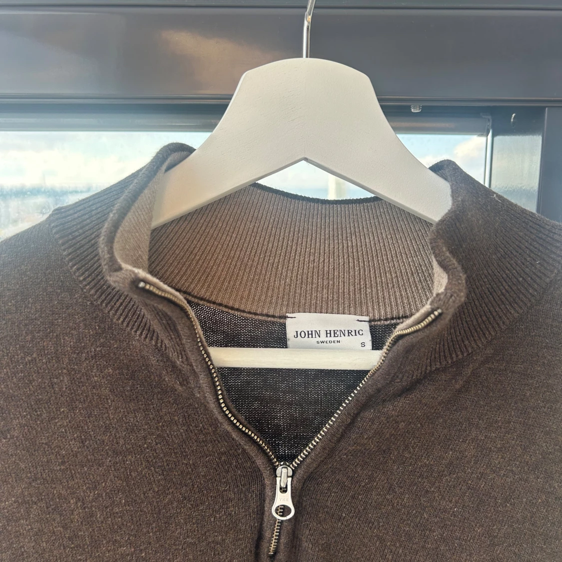 Brun halvziptröja från John Henric - 1