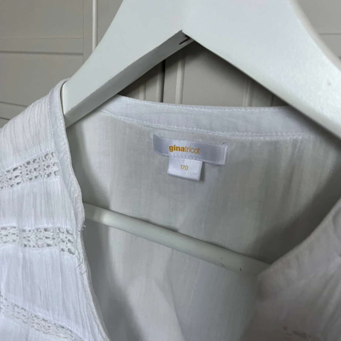 Vit kortärmad blus  - 1