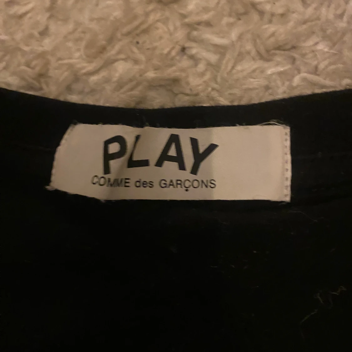 Svart Comme des Garçons Play t-shirt - 2