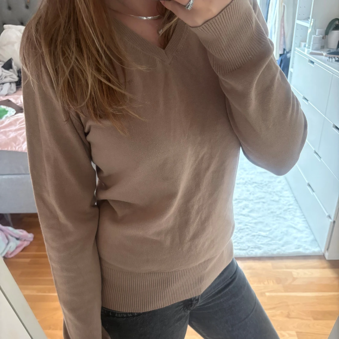 Beige v-ringad tröja från Berkeley - 2