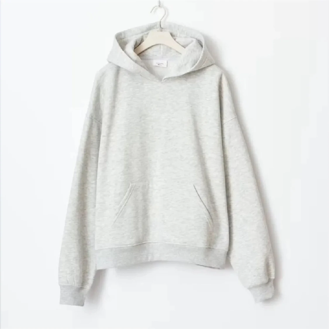 Ljusgrå hoodie  - 2