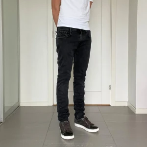 Replay Anbass Jeans  - Säljer nu dessa Replay Anbass Jeans, W32 o L34, skriv för fler bilder/frågor🙌🏼