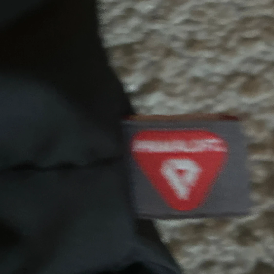 Svart lång pufferjacka från Nike - 3