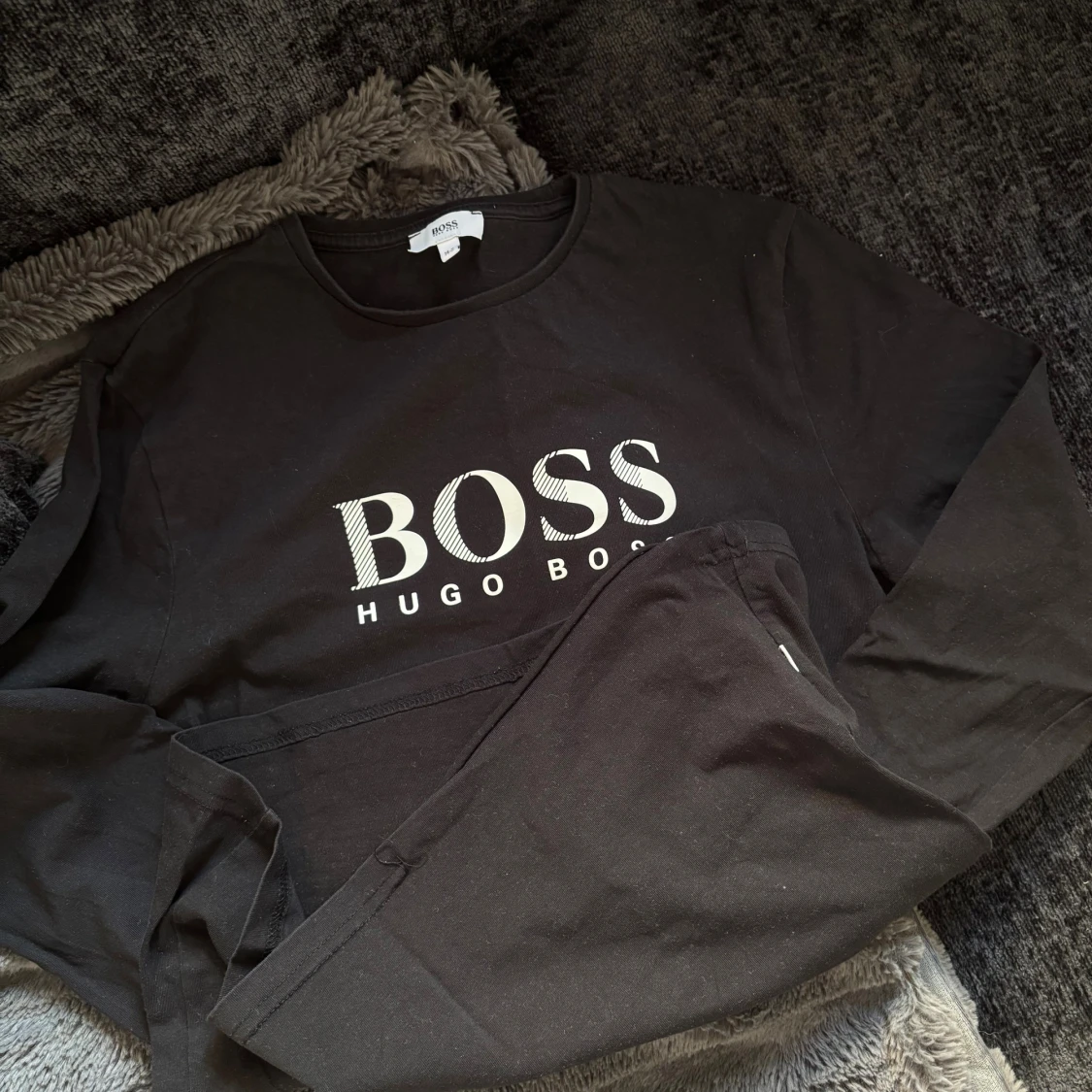  Hugo Boss tröja  - 1