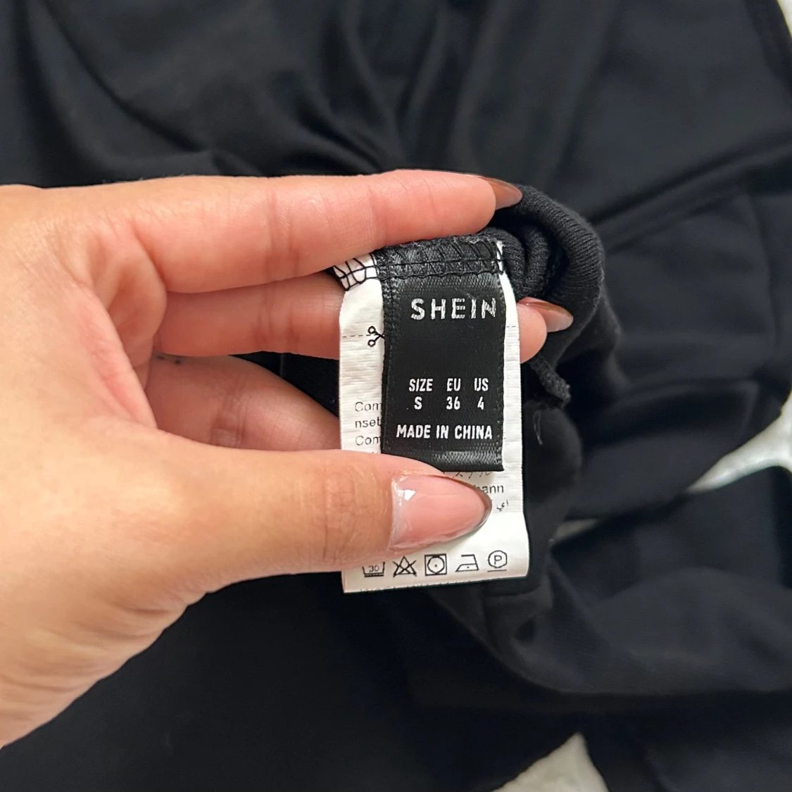 Svart croppad topp från Shein - 2