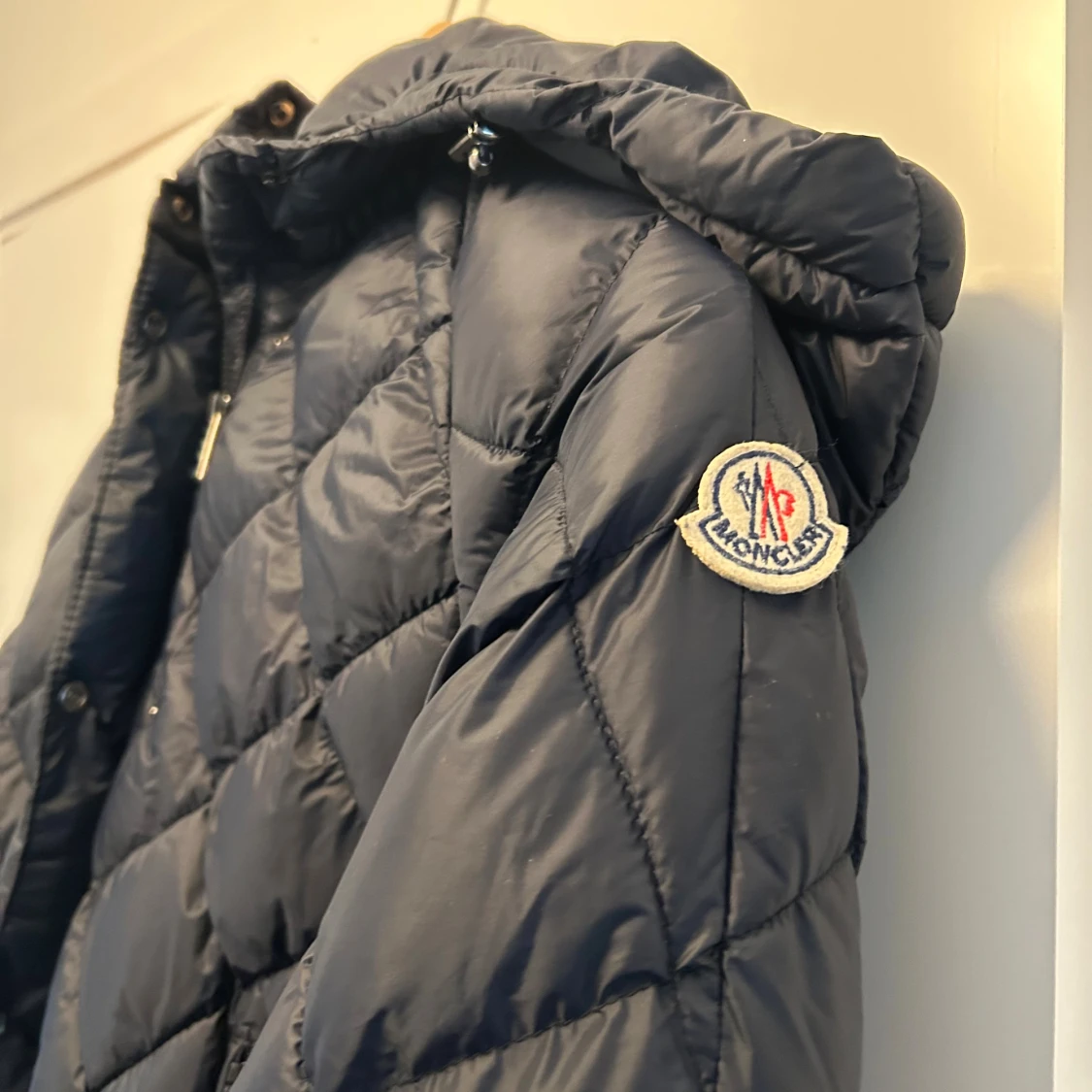 Svart quiltad dunjacka från Moncler - 1