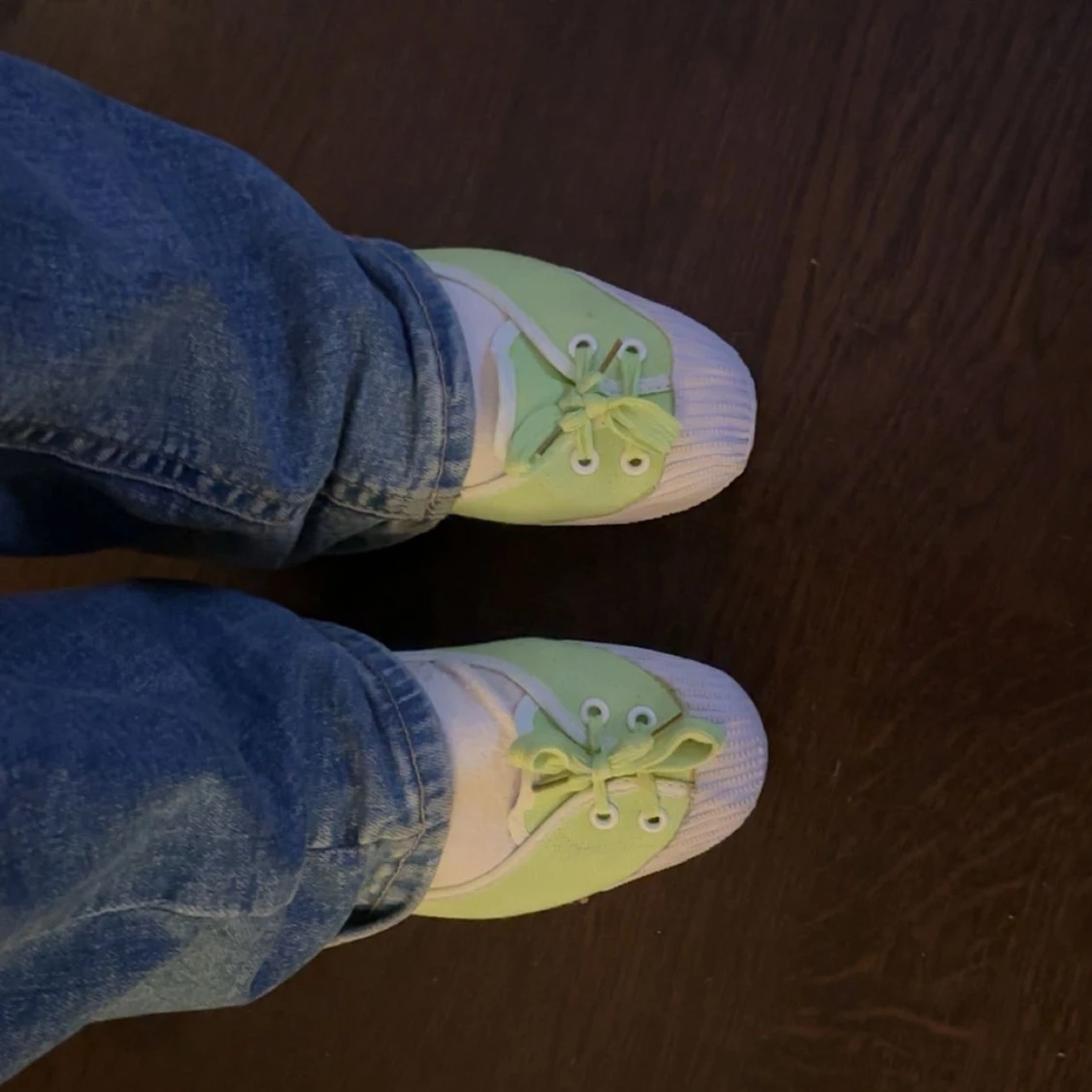 Ljusgröna ballerinaskor med rosett