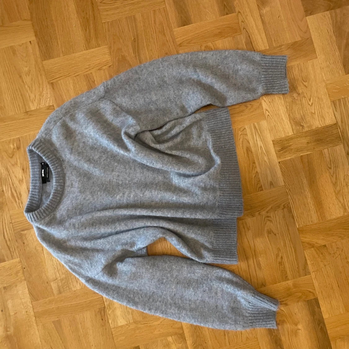 stickad tröja från bikbok - 2