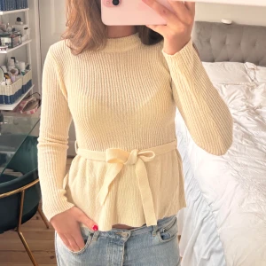 Topp!  - Snygg stickad topp