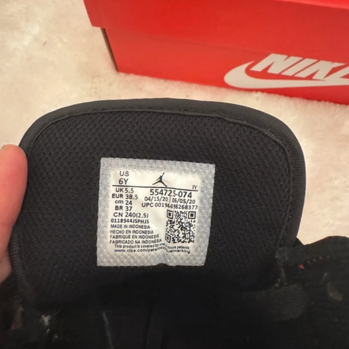 Nike Air Jordan 1 Mid Svart/Röd 38.5 - 2