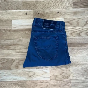 Jacob Cohën Jeans - Säljer ett par riktigt feta Jacob Cohën jeans i storleken w32 och l32. Skriv vid minsta fråga!