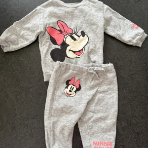 Minnie Mouse set - Supergullig grå set från H&M, Storlek 80