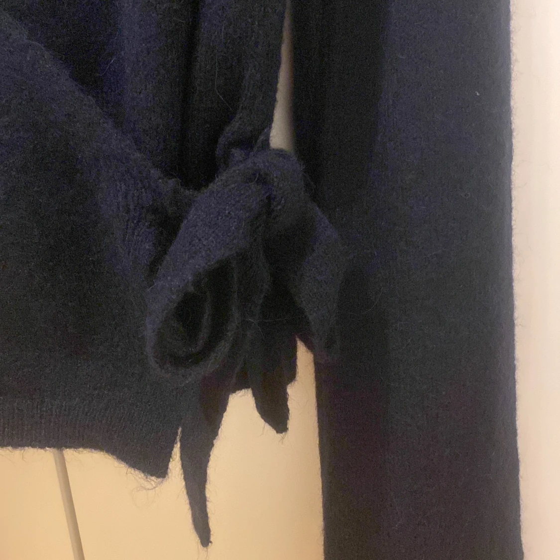 Mörkblå omlottkofta från Gina Tricot - 2