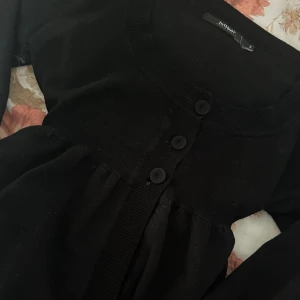 Babydoll topp 💞 - Supersöt trendig babydoll topp 💞 Står storlek S på lappen men skulle även säga att den passar XS !!! 🫰Skriv till mig vid minsta fråga eller fundering 💝